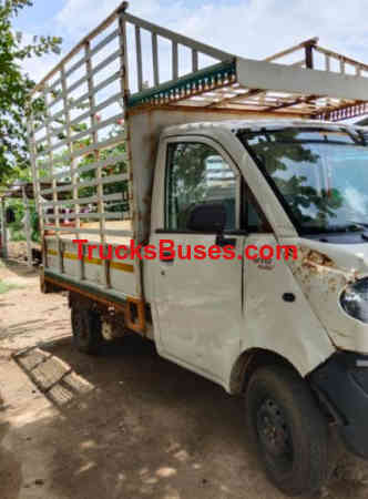 Mahindra Jeeto Mini Truck Images